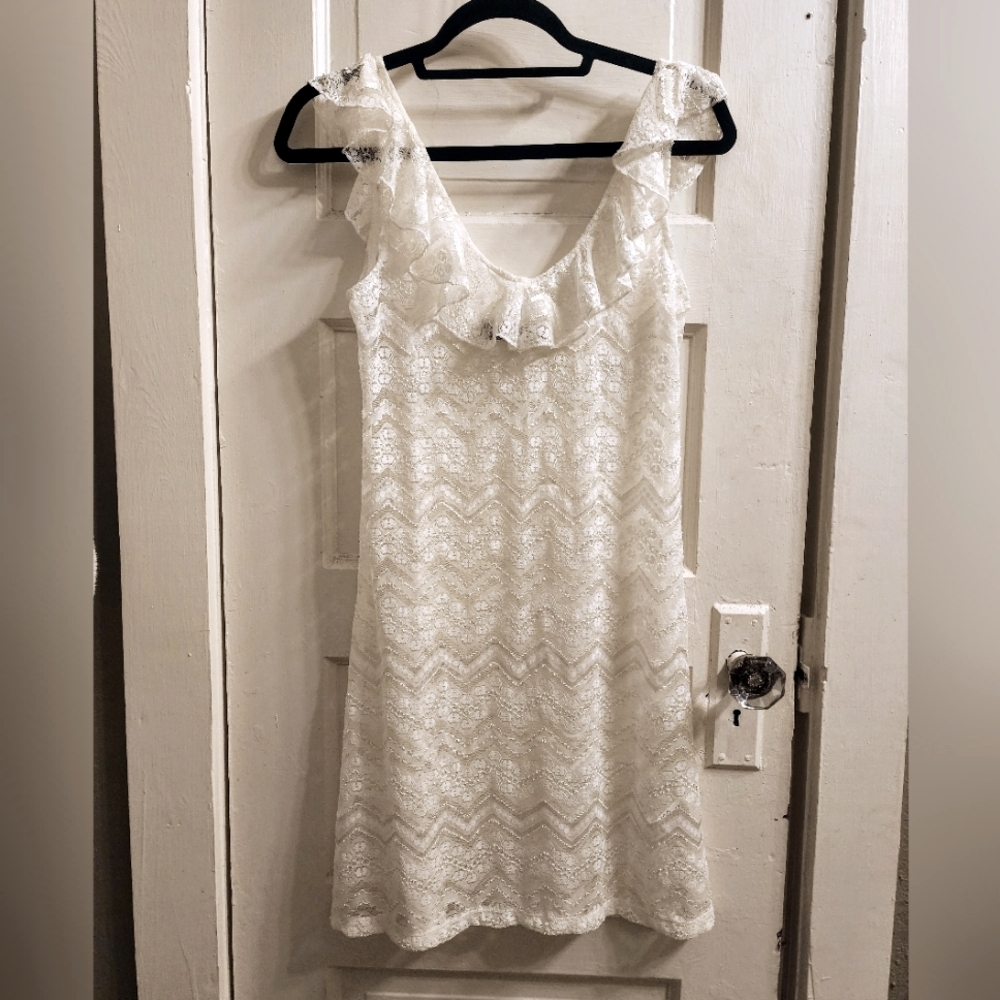 NWOT White lacey swimsuit cover-up, Size M